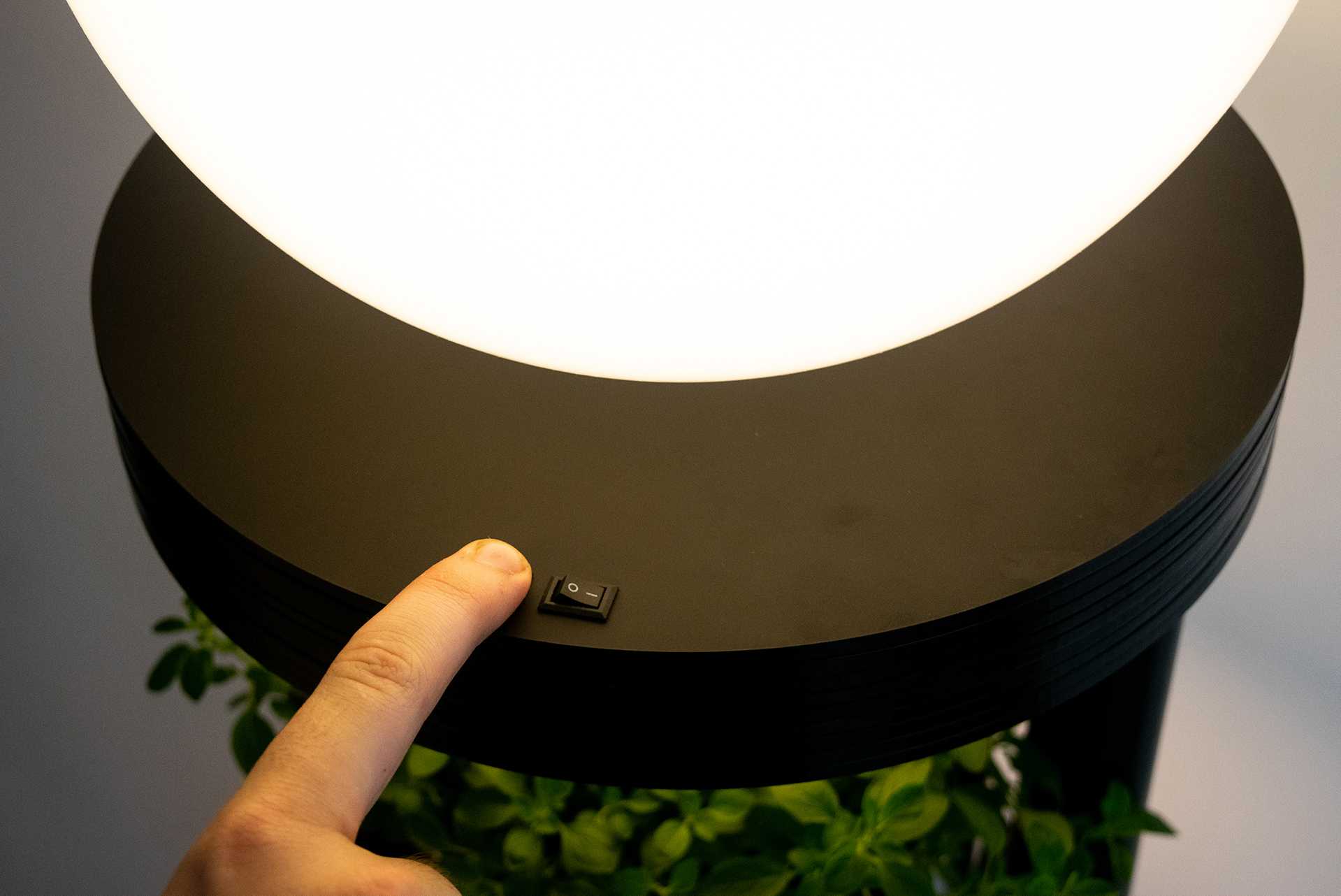 STACK helps keep your plants healthy with its full-spectrum LED panels mounted in each plate. Control your plant's light cycles with the ease of a simple on/off switch located at the top of the lamp. 2 on/off switches give you the opportunity to control the lamp head and LED panels individually from each other so you can give your plants the correct amount of light without having to have the big lamp on during the daytime and vise versa. 
